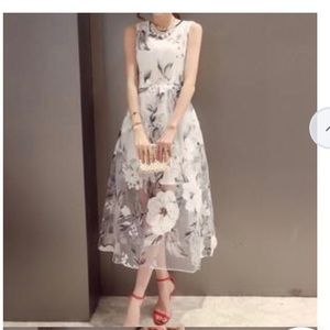 White & Black Floral Cocktail Dress 💫